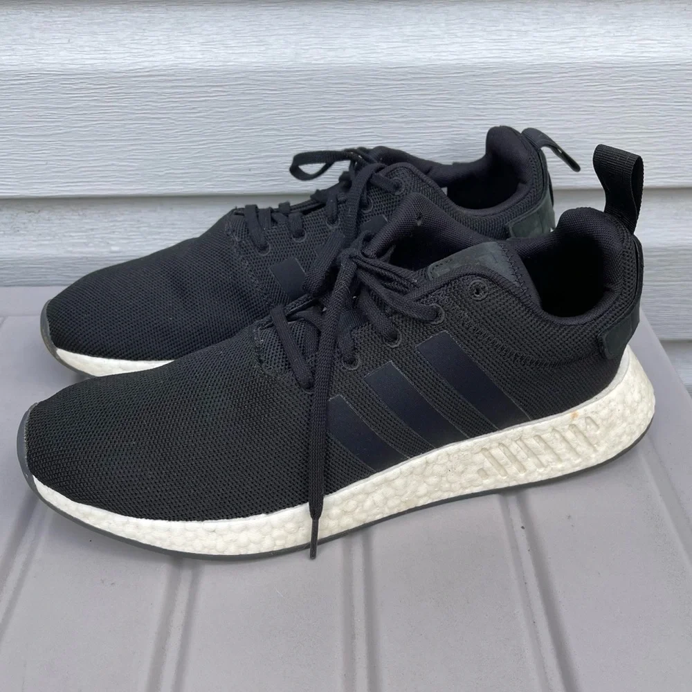 Adidas NMD R2 Core Black Sneakers Size 11.5 Men’s Lace Up Style White Outsole